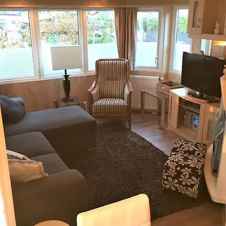 Chalet Op Familiepark Veluws Hof Op De Veluwe