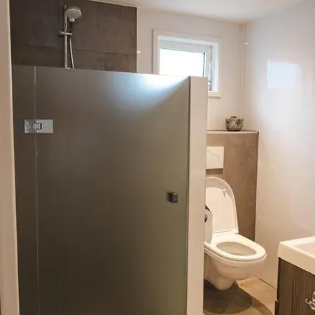 Chalet Op Familiepark Veluws Hof Op De Veluwe Hoenderloo