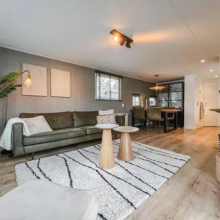 Chalet Op Familiepark Veluws Hof Op De Veluwe Hoenderloo