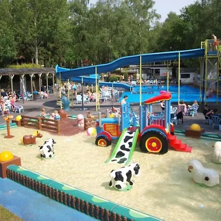 Chalet Op Familiepark Veluws Hof Op De Veluwe