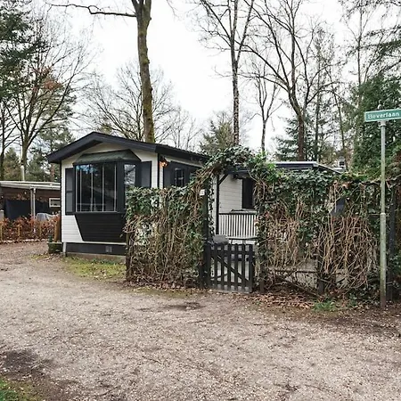 Op Familiepark Veluws Hof Op De Veluwe Chalet *