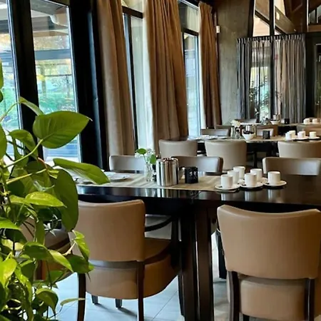 Chalet Op Familiepark Veluws Hof Op De Veluwe *