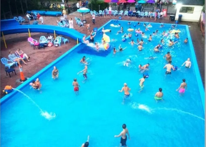 Op Familiepark Veluws Hof Op De Veluwe * Hoenderloo