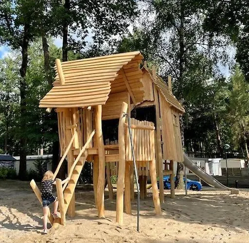 Alpehytte Op Familiepark Veluws Hof Op De Veluwe *