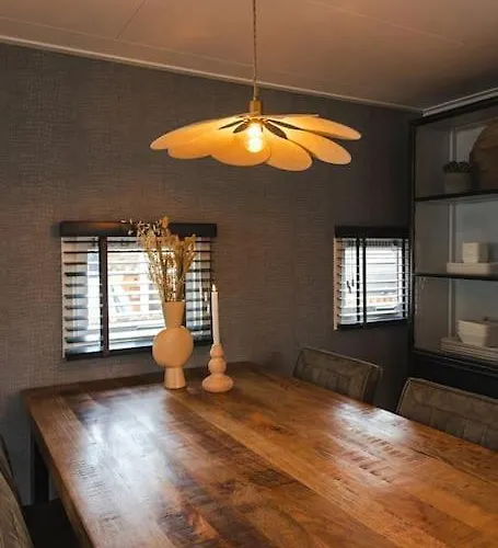 Alpehytte Op Familiepark Veluws Hof Op De Veluwe *